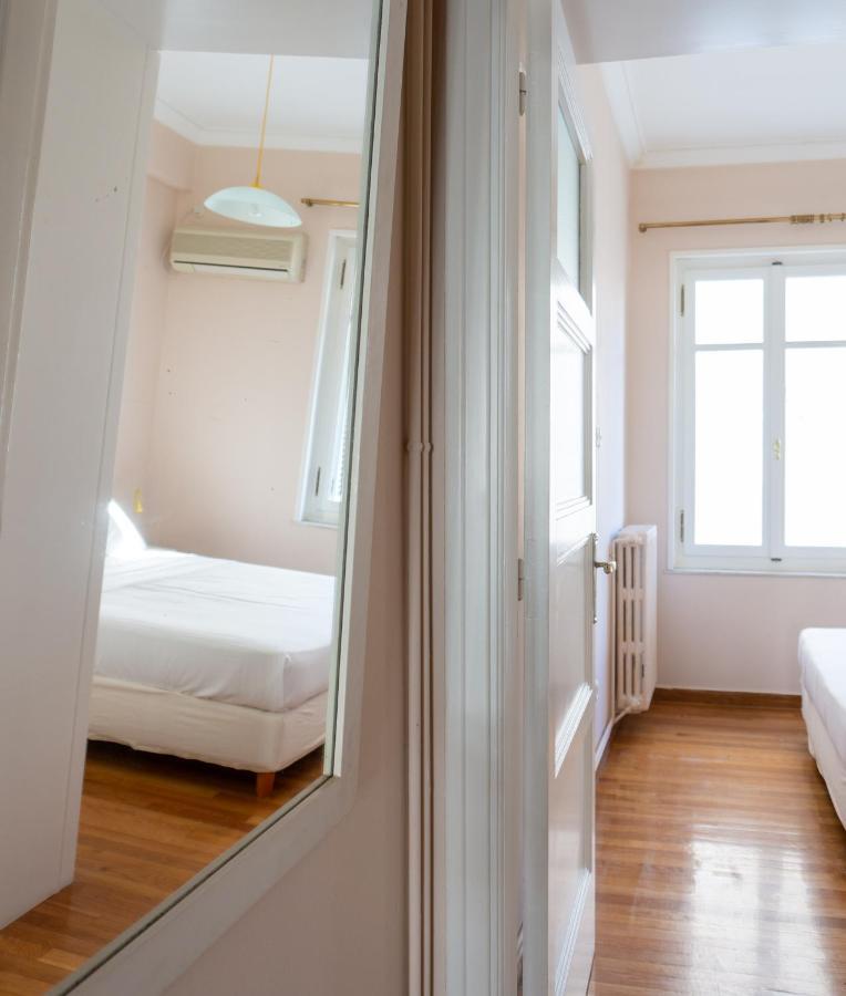 Hadrians Den In Heart Of Plaka By Jj Hospitality Apartment Athens Exterior photo